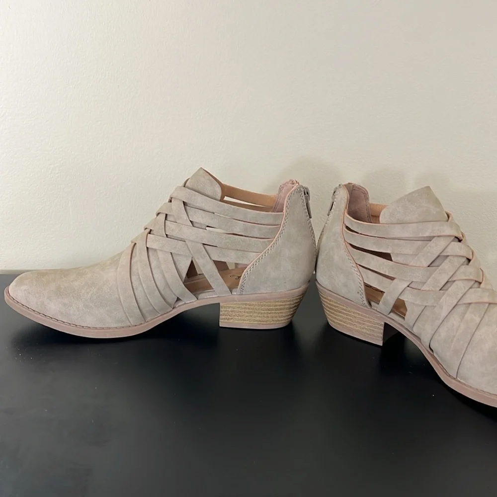 NWOB cutout booties - Picture 3 of 6